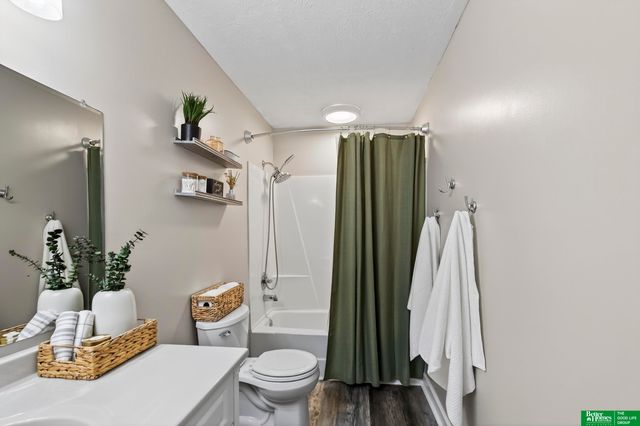 2103 Virginia Avenue, Bellevue, NE 68005