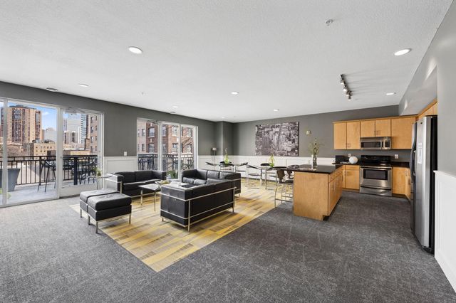 301 Oak Grove Street 314, Minneapolis, MN 55403