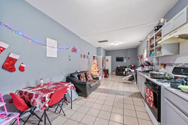 8420 S Burley Avenue, Chicago, IL 60617