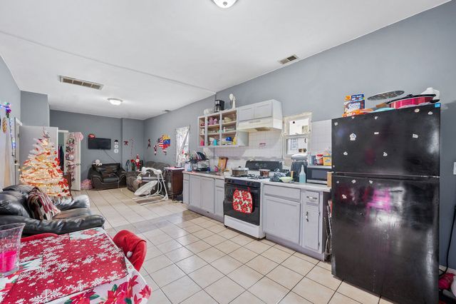 8420 S Burley Avenue, Chicago, IL 60617