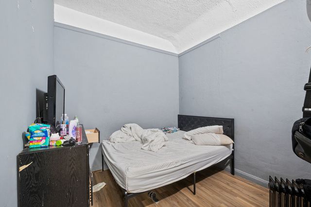 8420 S Burley Avenue, Chicago, IL 60617