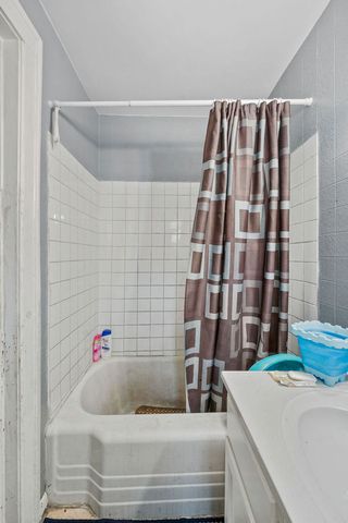 8420 S Burley Avenue, Chicago, IL 60617