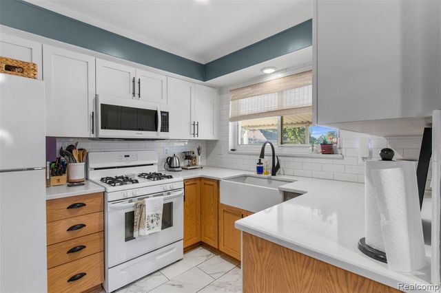 18575 Michael Avenue, Eastpointe, MI 48021