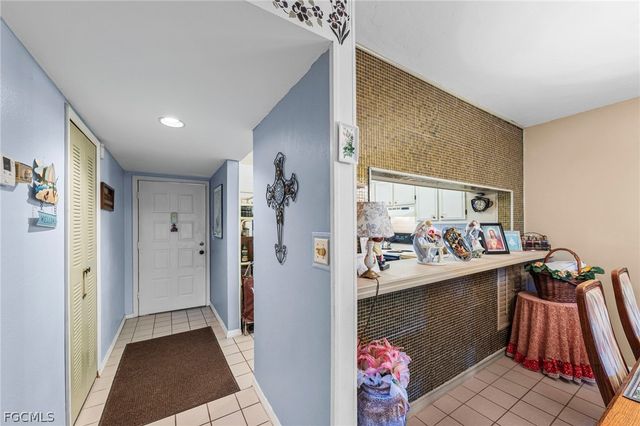 9305 Lake Park DR 102, Fort Myers, FL 33919