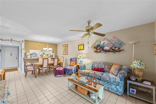 9305 Lake Park DR 102, Fort Myers, FL 33919