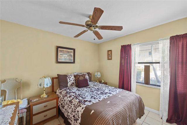 9305 Lake Park DR 102, Fort Myers, FL 33919