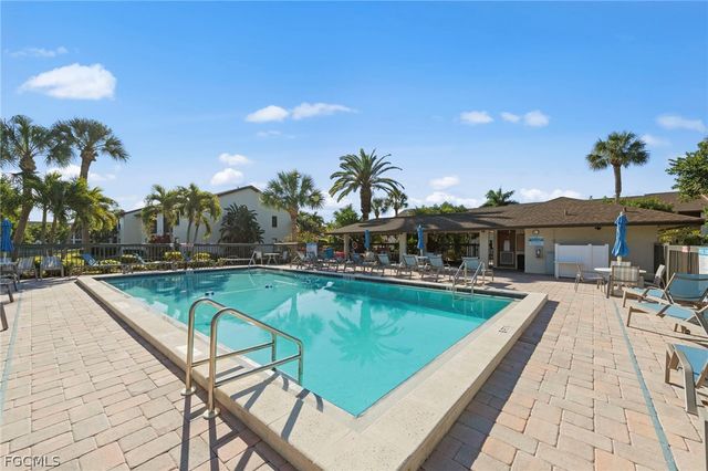 9305 Lake Park DR 102, Fort Myers, FL 33919