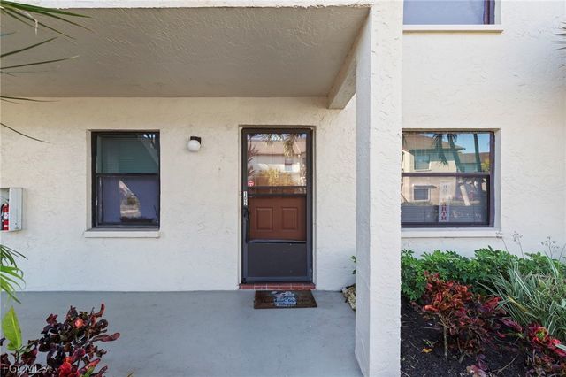 9305 Lake Park DR 102, Fort Myers, FL 33919