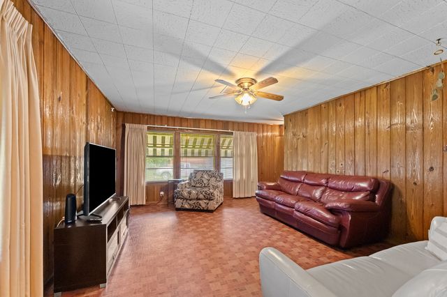 504 S Gilpin Avenue, Dallas, TX 75211