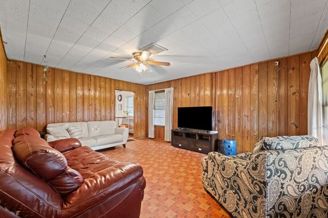 504 S Gilpin Avenue, Dallas, TX 75211