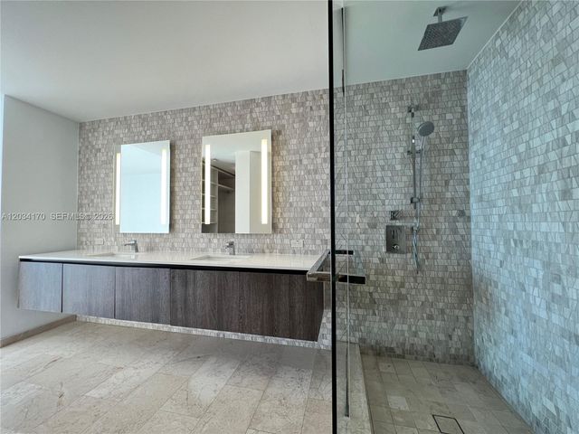 68 SE 6th Street 3308, Miami, FL 33131