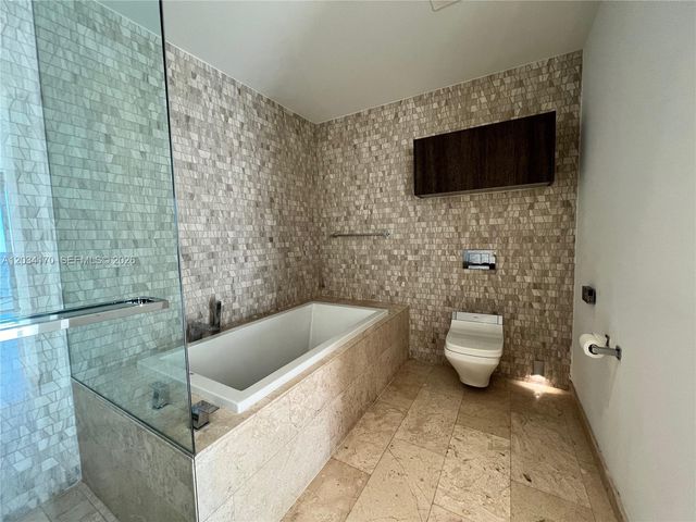68 SE 6th Street 3308, Miami, FL 33131