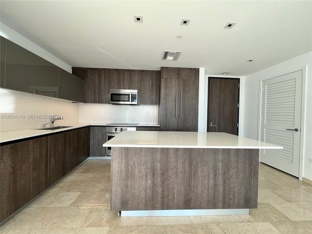 68 SE 6th Street 3308, Miami, FL 33131