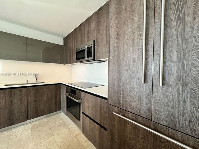 68 SE 6th Street 3308, Miami, FL 33131