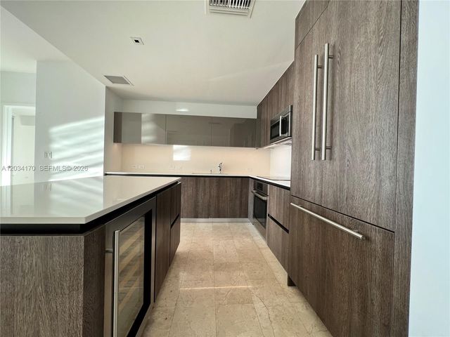 68 SE 6th Street 3308, Miami, FL 33131