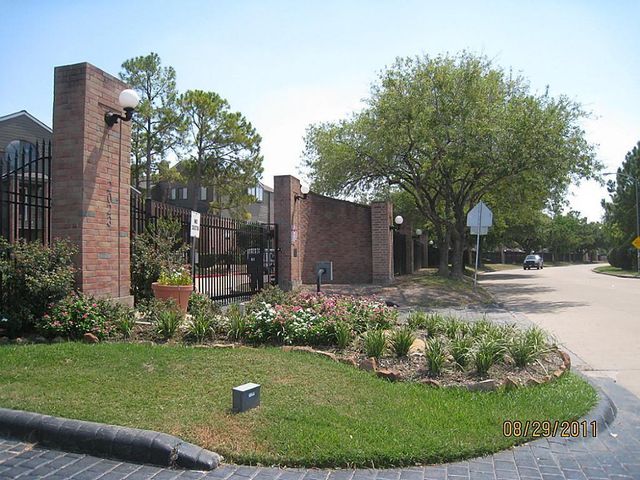 2023 Gentryside Drive 201, Houston, TX 77077