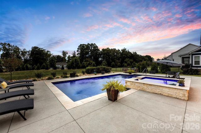 148 Cherry Crossing Lane, Belmont, NC 28012