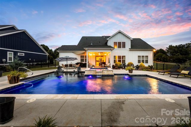 148 Cherry Crossing Lane, Belmont, NC 28012