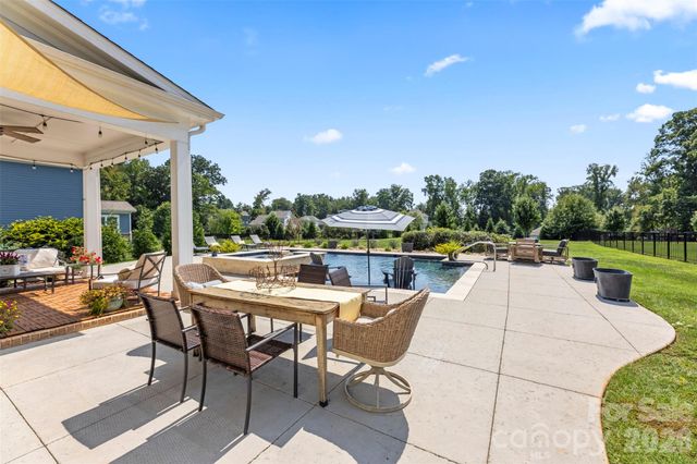 148 Cherry Crossing Lane, Belmont, NC 28012