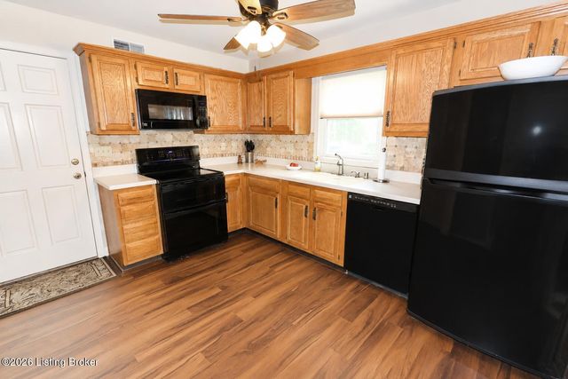 14000 Old Station Rd, Louisville, KY 40245