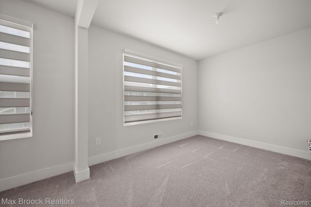 2610 IRONTON Drive, Commerce Charter Township, MI 48382