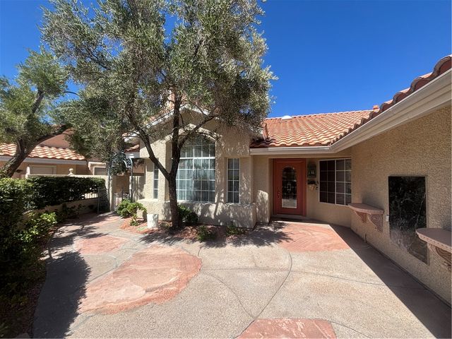2424 Ocean Front Drive, Las Vegas, NV 89128
