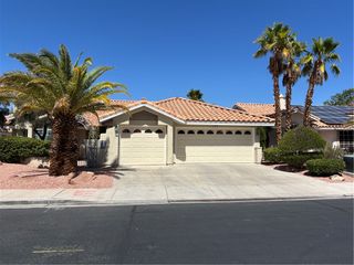 2424 Ocean Front Drive, Las Vegas, NV 89128