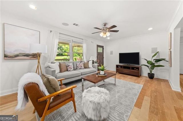 1895 FLAT SHOALS Road, Atlanta, GA 30316