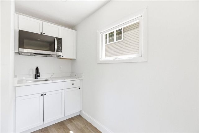 64 Rosepoint Ave, Wareham, MA 02576