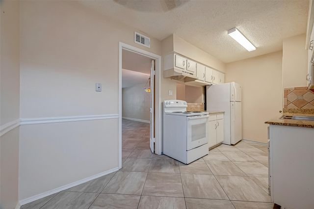 6410 Del Monte Drive 5, Houston, TX 77057