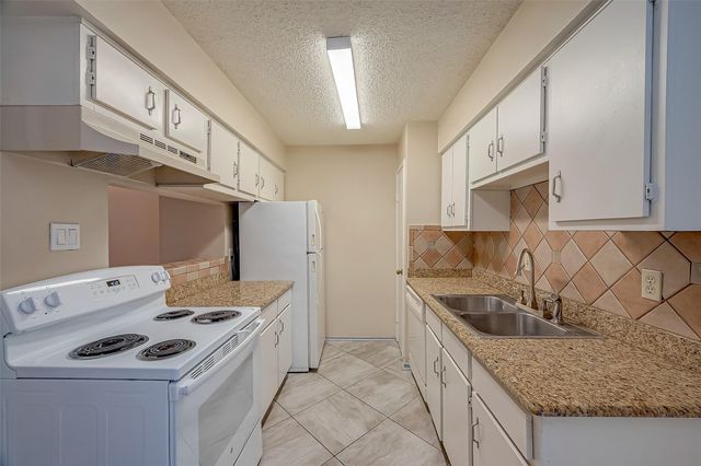 6410 Del Monte Drive 5, Houston, TX 77057