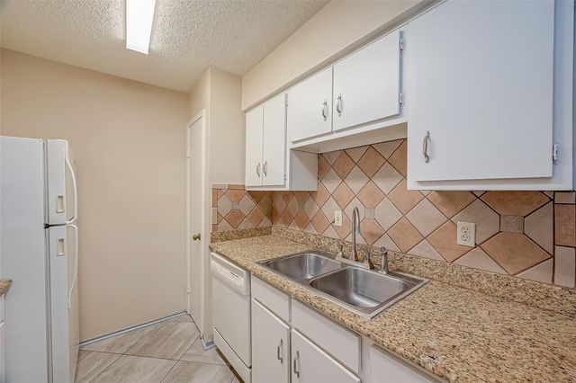 6410 Del Monte Drive 5, Houston, TX 77057