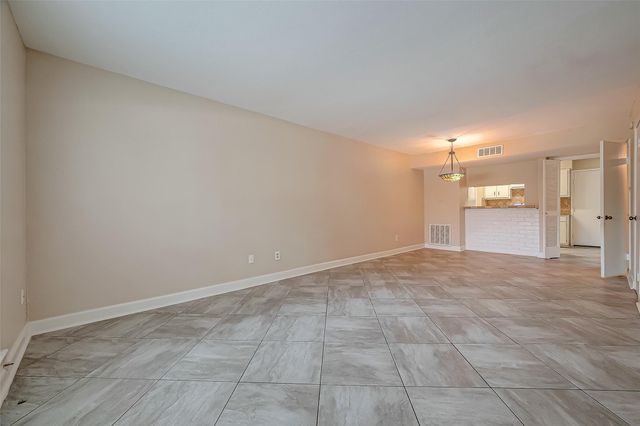 6410 Del Monte Drive 5, Houston, TX 77057