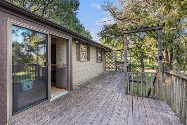 19925 S Ridgely Road, Edgerton, MO 64444