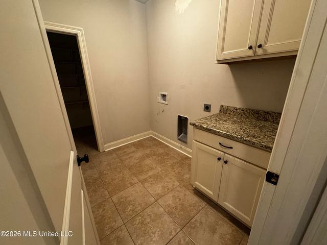 7448 Saints Circle, Ocean Springs, MS 39564
