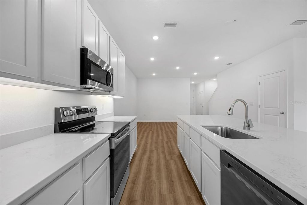 Image 10 of property listing at 1104 CYPRESS ELM DRIVE, Deland, FL 32720