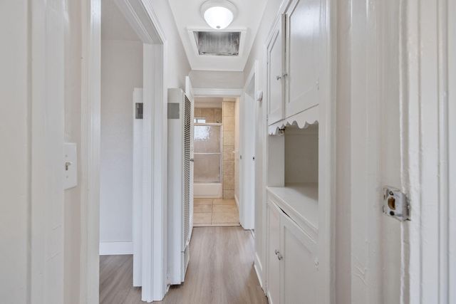 125 N Hicks Street B, Visalia, CA 93291