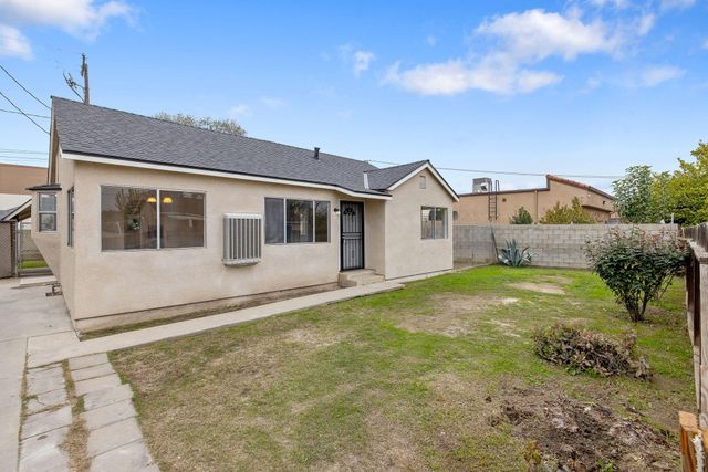 125 N Hicks Street B, Visalia, CA 93291