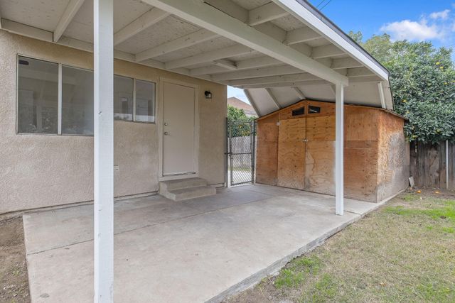 125 N Hicks Street B, Visalia, CA 93291