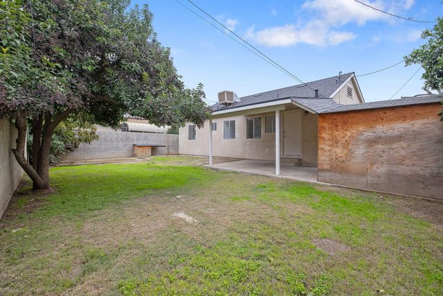 125 N Hicks Street B, Visalia, CA 93291