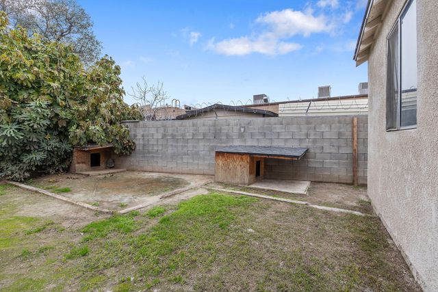 125 N Hicks Street B, Visalia, CA 93291