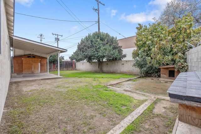 125 N Hicks Street B, Visalia, CA 93291