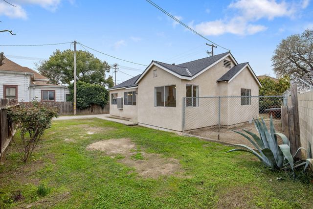 125 N Hicks Street B, Visalia, CA 93291