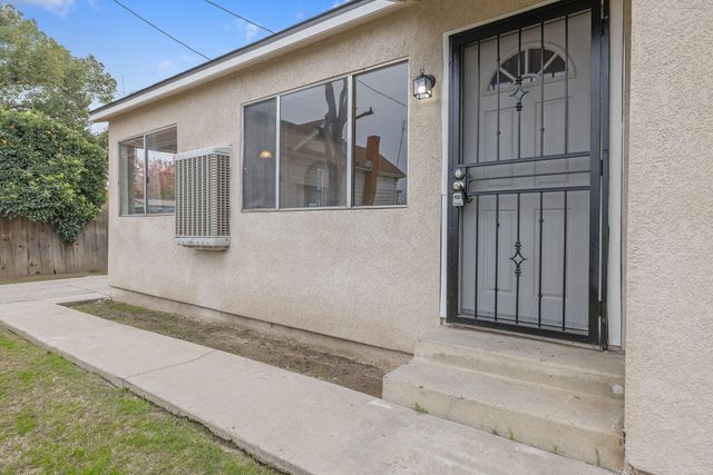 125 N Hicks Street B, Visalia, CA 93291