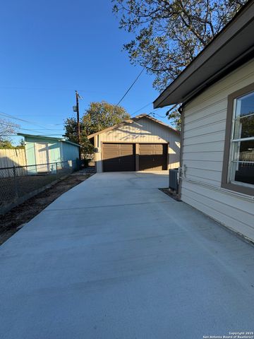 219 E Vestal Pl, San Antonio, TX 78221