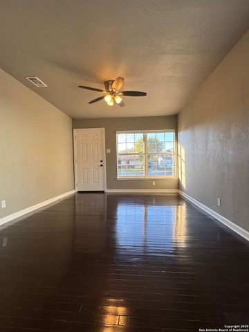 219 E Vestal Pl, San Antonio, TX 78221