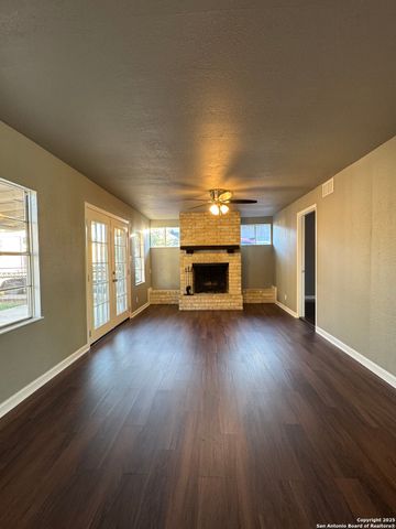 219 E Vestal Pl, San Antonio, TX 78221