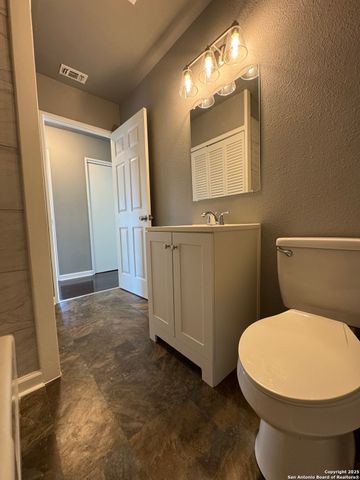 219 E Vestal Pl, San Antonio, TX 78221