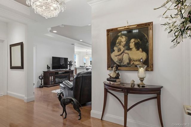 923 Roosevelt Way, Westbury, NY 11590