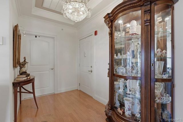 923 Roosevelt Way, Westbury, NY 11590